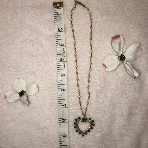 Delicate handcrafted bead and wire heart necklace - Picture 4 of 6